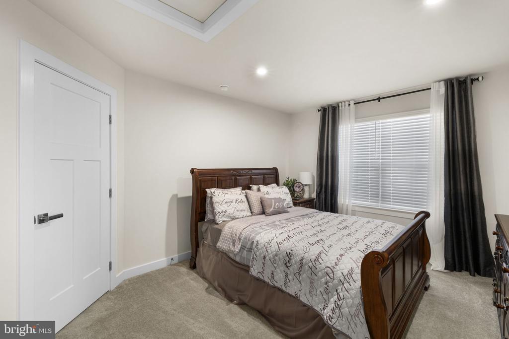 8612 SYLVANNAH DR, SPOTSYLVANIA, Virginia 22551, 5 Bedrooms Bedrooms, ,4 BathroomsBathrooms,Residential,8612 SYLVANNAH DR,VASP2038144 MLS # VASP2038144