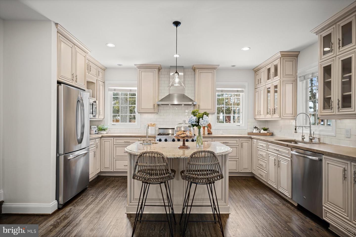 2525 N FLORIDA ST, ARLINGTON, Virginia 22207, 6 Bedrooms Bedrooms, ,3 BathroomsBathrooms,Residential,For sale,2525 N FLORIDA ST,VAAR2067252 MLS # VAAR2067252