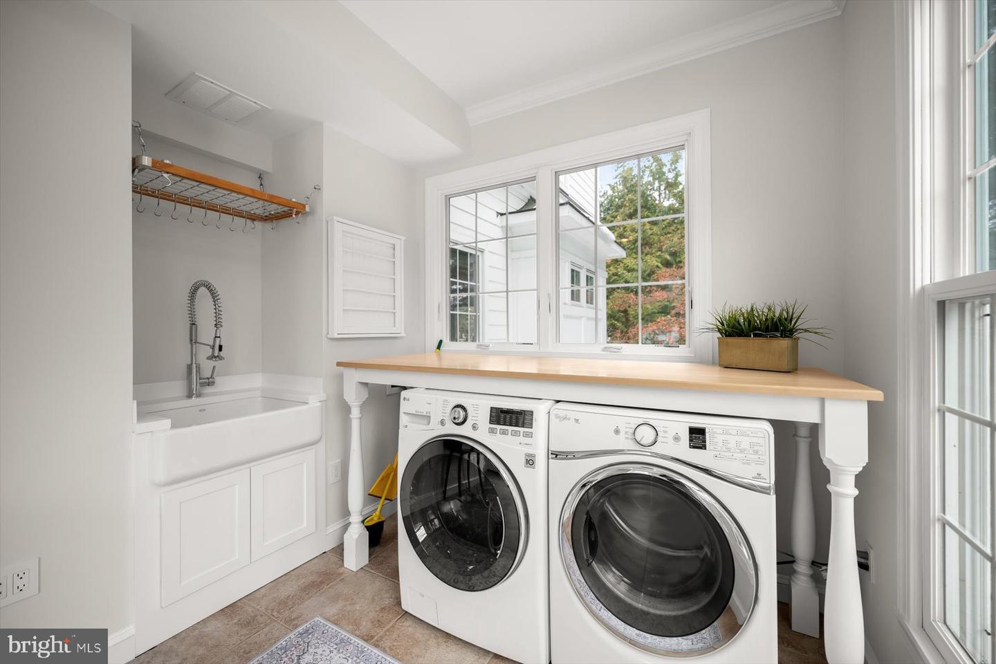 2525 N FLORIDA ST, ARLINGTON, Virginia 22207, 6 Bedrooms Bedrooms, ,3 BathroomsBathrooms,Residential,For sale,2525 N FLORIDA ST,VAAR2067252 MLS # VAAR2067252