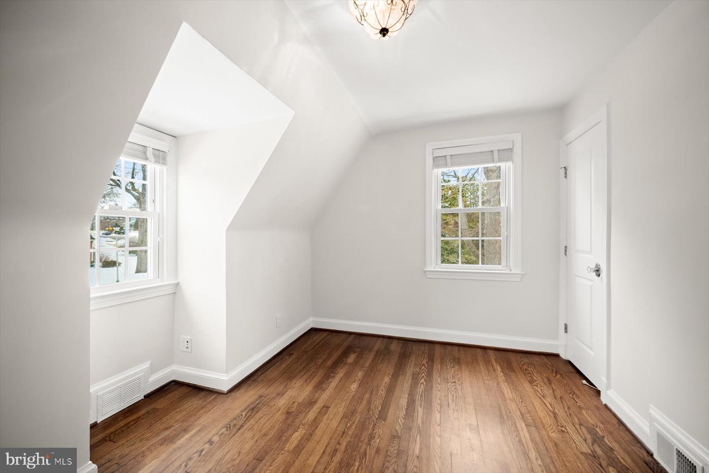 2525 N FLORIDA ST, ARLINGTON, Virginia 22207, 6 Bedrooms Bedrooms, ,3 BathroomsBathrooms,Residential,For sale,2525 N FLORIDA ST,VAAR2067252 MLS # VAAR2067252