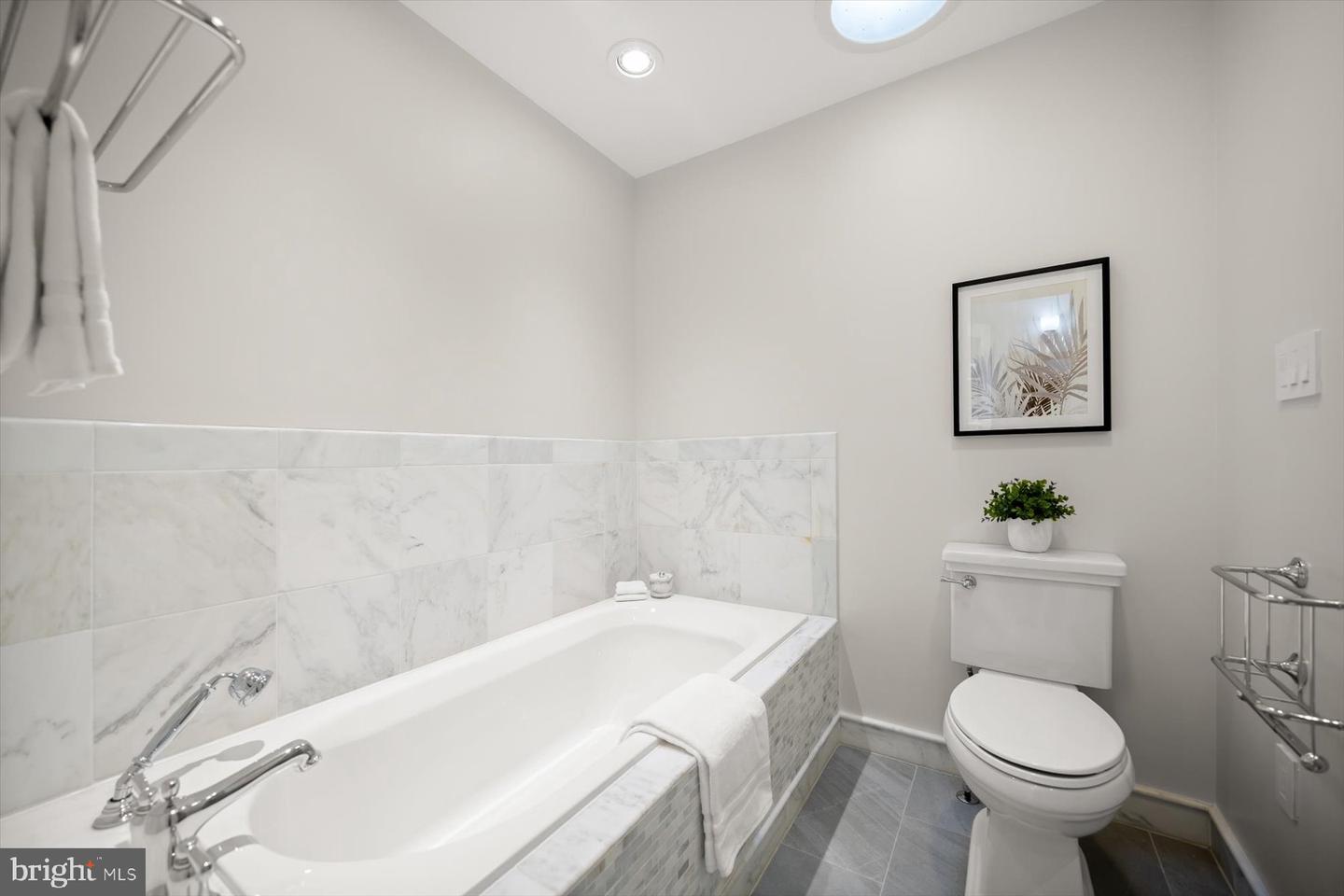 2525 N FLORIDA ST, ARLINGTON, Virginia 22207, 6 Bedrooms Bedrooms, ,3 BathroomsBathrooms,Residential,For sale,2525 N FLORIDA ST,VAAR2067252 MLS # VAAR2067252