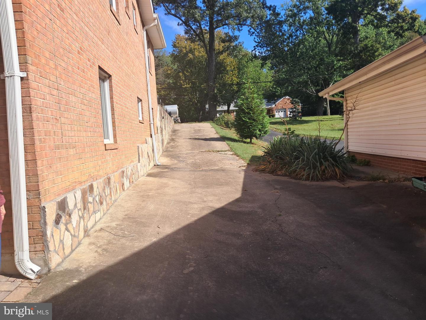 18306 POSSUM POINT RD, DUMFRIES, Virginia 22026, 4 Bedrooms Bedrooms, ,2 BathroomsBathrooms,Residential,For sale,18306 POSSUM POINT RD,VAPW2111190 MLS # VAPW2111190