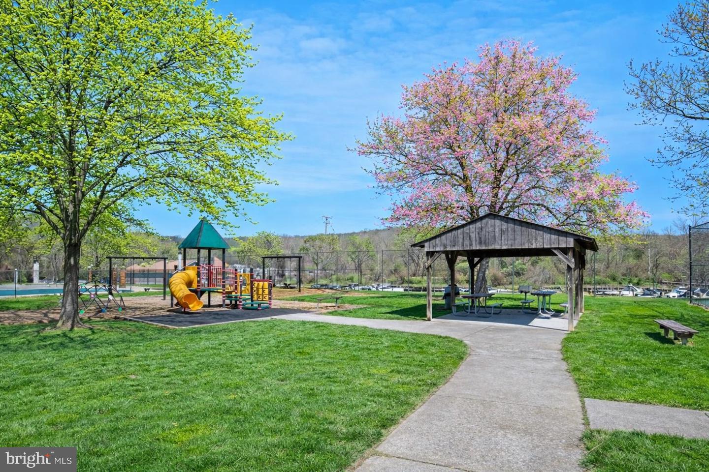 12707 GORDON BLVD #47, WOODBRIDGE, Virginia 22192, 2 Bedrooms Bedrooms, ,1 BathroomBathrooms,Residential,For sale,12707 GORDON BLVD #47,VAPW2111344 MLS # VAPW2111344