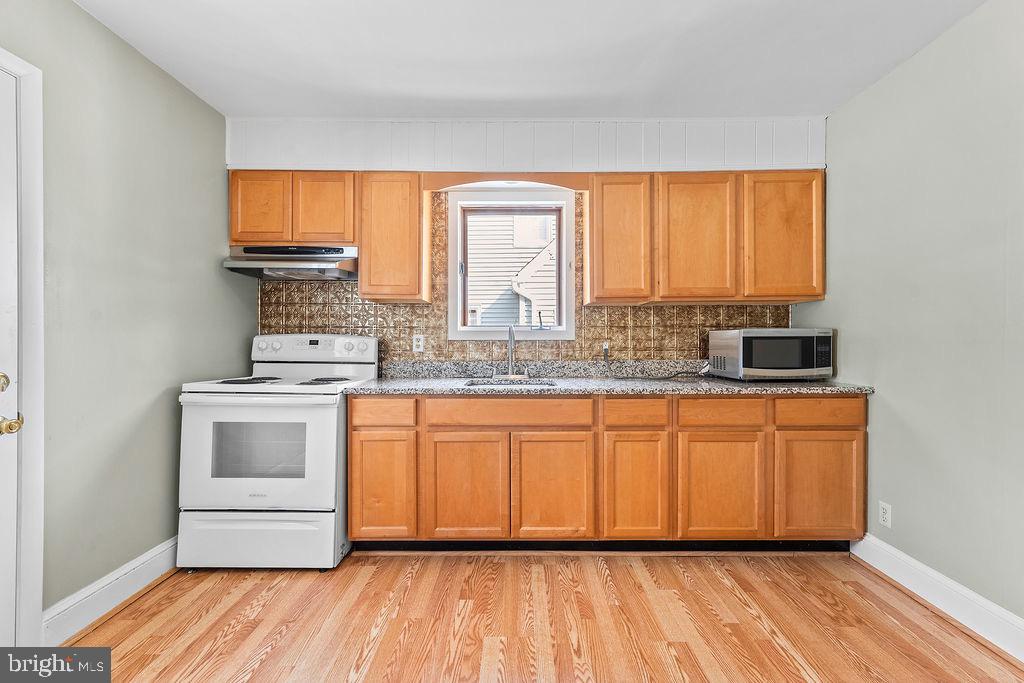 1313 PARCELL ST, FREDERICKSBURG, Virginia 22401, 3 Bedrooms Bedrooms, 8 Rooms Rooms,2 BathroomsBathrooms,Residential,For sale,1313 PARCELL ST,VAFB2009586 MLS # VAFB2009586