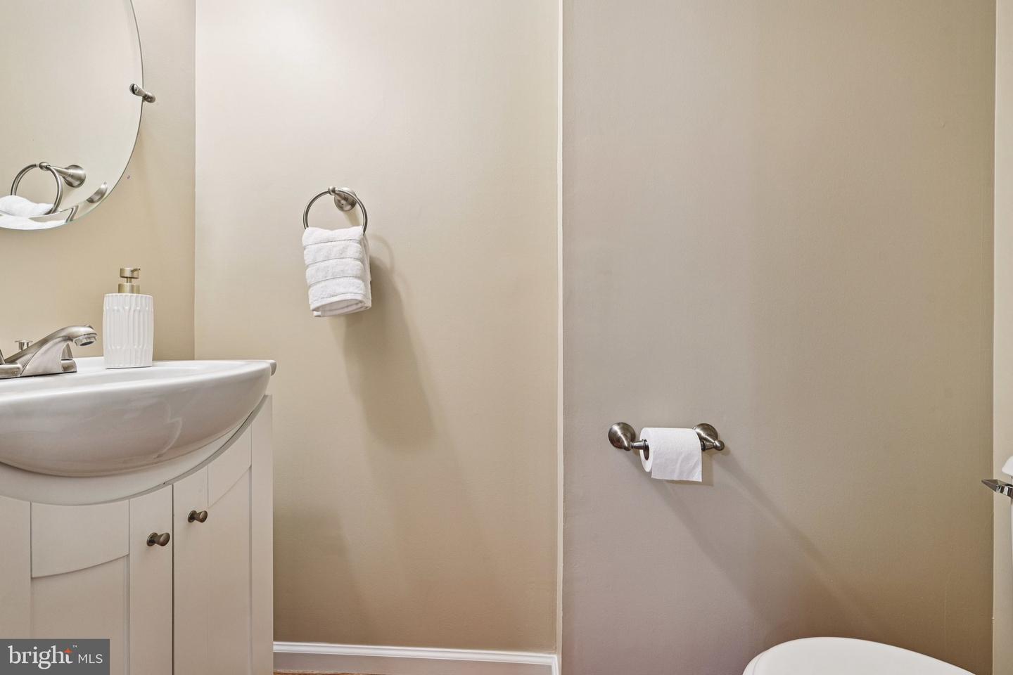 5555 FIRST STATESMAN LN, ALEXANDRIA, Virginia 22312, 3 Bedrooms Bedrooms, ,2 BathroomsBathrooms,Residential,For sale,5555 FIRST STATESMAN LN,VAFX2278750 MLS # VAFX2278750