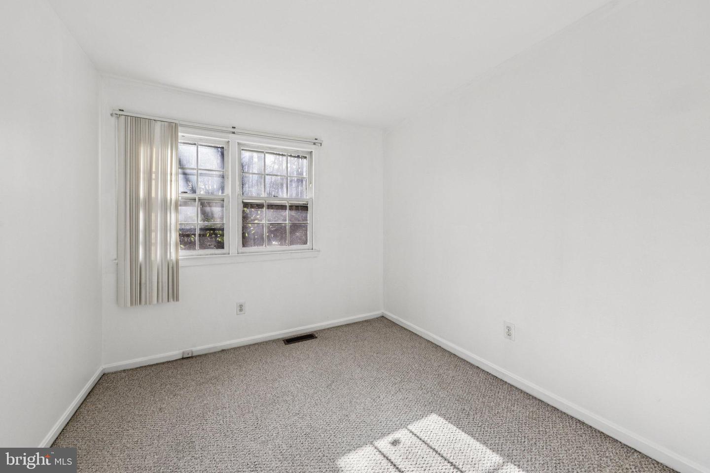 5037 HEAD CT, FAIRFAX, Virginia 22032, 3 Bedrooms Bedrooms, 6 Rooms Rooms,2 BathroomsBathrooms,Residential,For sale,5037 HEAD CT,VAFX2280856 MLS # VAFX2280856