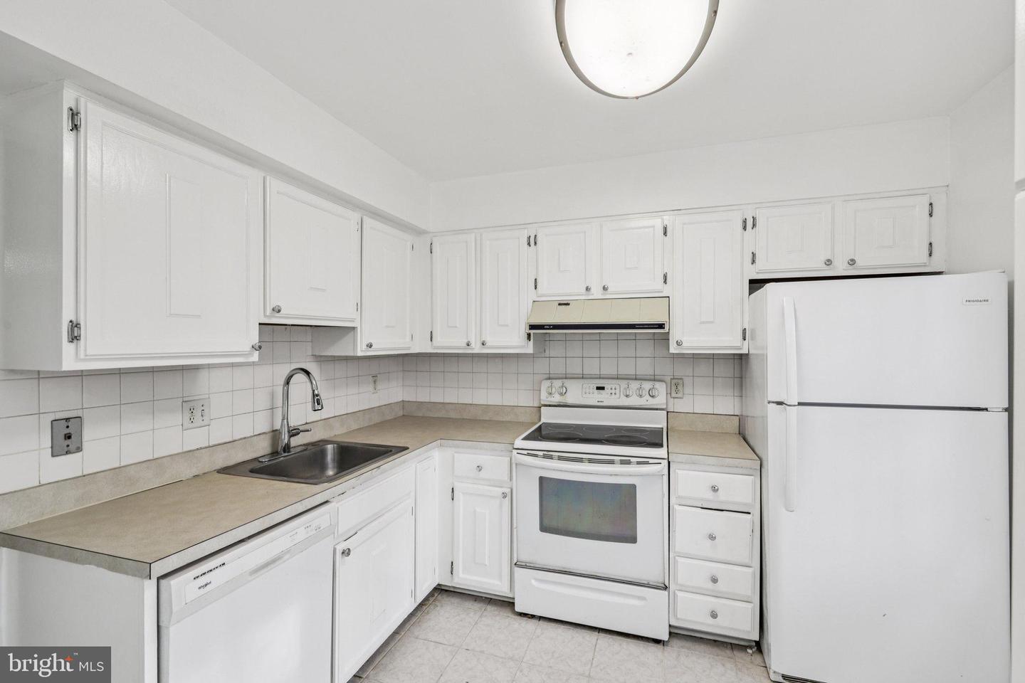 5037 HEAD CT, FAIRFAX, Virginia 22032, 3 Bedrooms Bedrooms, 6 Rooms Rooms,2 BathroomsBathrooms,Residential,For sale,5037 HEAD CT,VAFX2280856 MLS # VAFX2280856