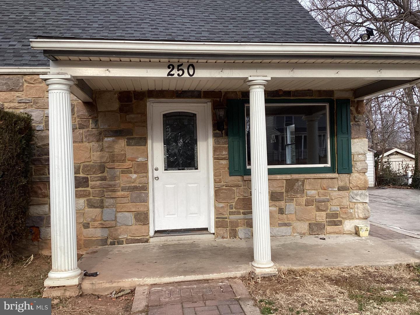 250 MANASSAS, MANASSAS PARK, Virginia 20111, 6 Bedrooms Bedrooms, ,2 BathroomsBathrooms,Residential,For sale,250 MANASSAS,VAPW2109104 MLS # VAPW2109104