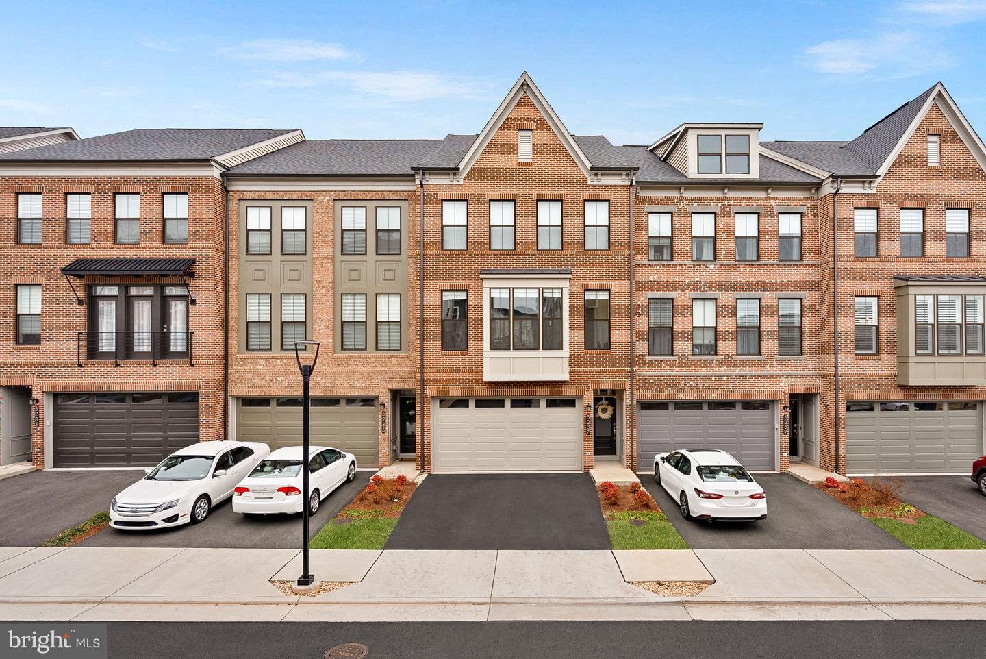 5237 RIDGEVIEW RETREAT DR, CHANTILLY, Virginia 20151, 4 Bedrooms Bedrooms, ,3 BathroomsBathrooms,Residential,For sale,5237 RIDGEVIEW RETREAT DR,VAFX2283212 MLS # VAFX2283212