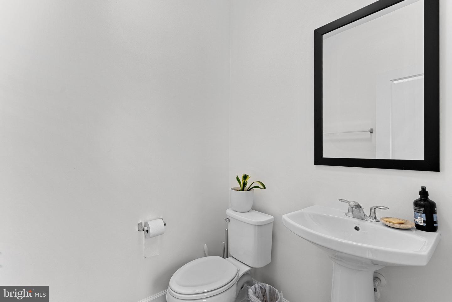 5237 RIDGEVIEW RETREAT DR, CHANTILLY, Virginia 20151, 4 Bedrooms Bedrooms, ,3 BathroomsBathrooms,Residential,For sale,5237 RIDGEVIEW RETREAT DR,VAFX2283212 MLS # VAFX2283212