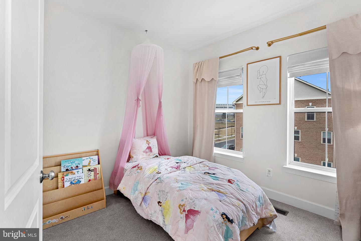 5237 RIDGEVIEW RETREAT DR, CHANTILLY, Virginia 20151, 4 Bedrooms Bedrooms, ,3 BathroomsBathrooms,Residential,For sale,5237 RIDGEVIEW RETREAT DR,VAFX2283212 MLS # VAFX2283212