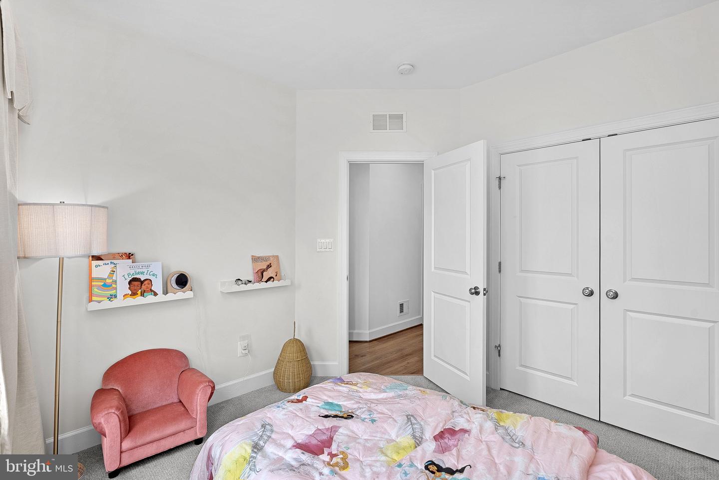 5237 RIDGEVIEW RETREAT DR, CHANTILLY, Virginia 20151, 4 Bedrooms Bedrooms, ,3 BathroomsBathrooms,Residential,For sale,5237 RIDGEVIEW RETREAT DR,VAFX2283212 MLS # VAFX2283212