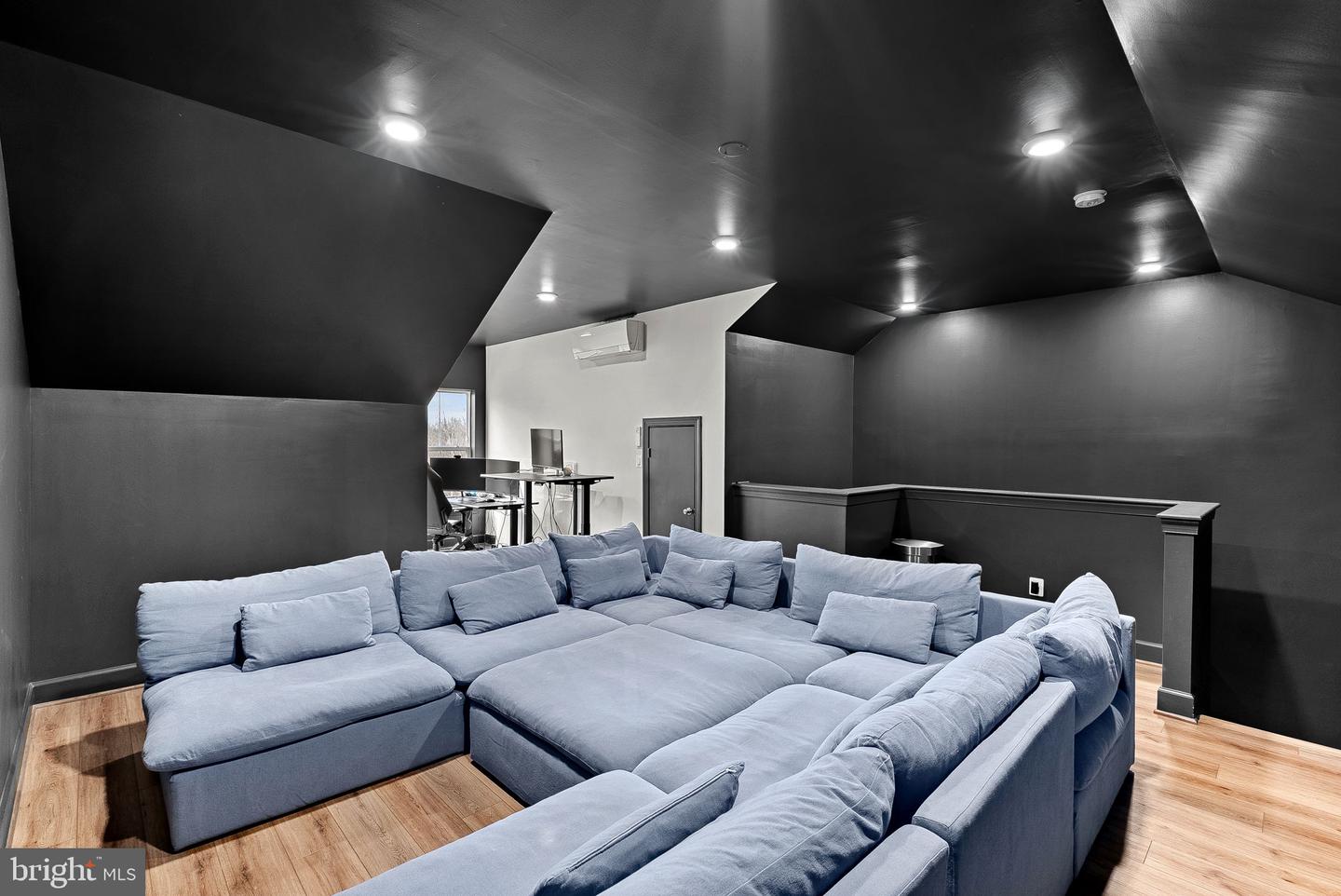 5237 RIDGEVIEW RETREAT DR, CHANTILLY, Virginia 20151, 4 Bedrooms Bedrooms, ,3 BathroomsBathrooms,Residential,For sale,5237 RIDGEVIEW RETREAT DR,VAFX2283212 MLS # VAFX2283212