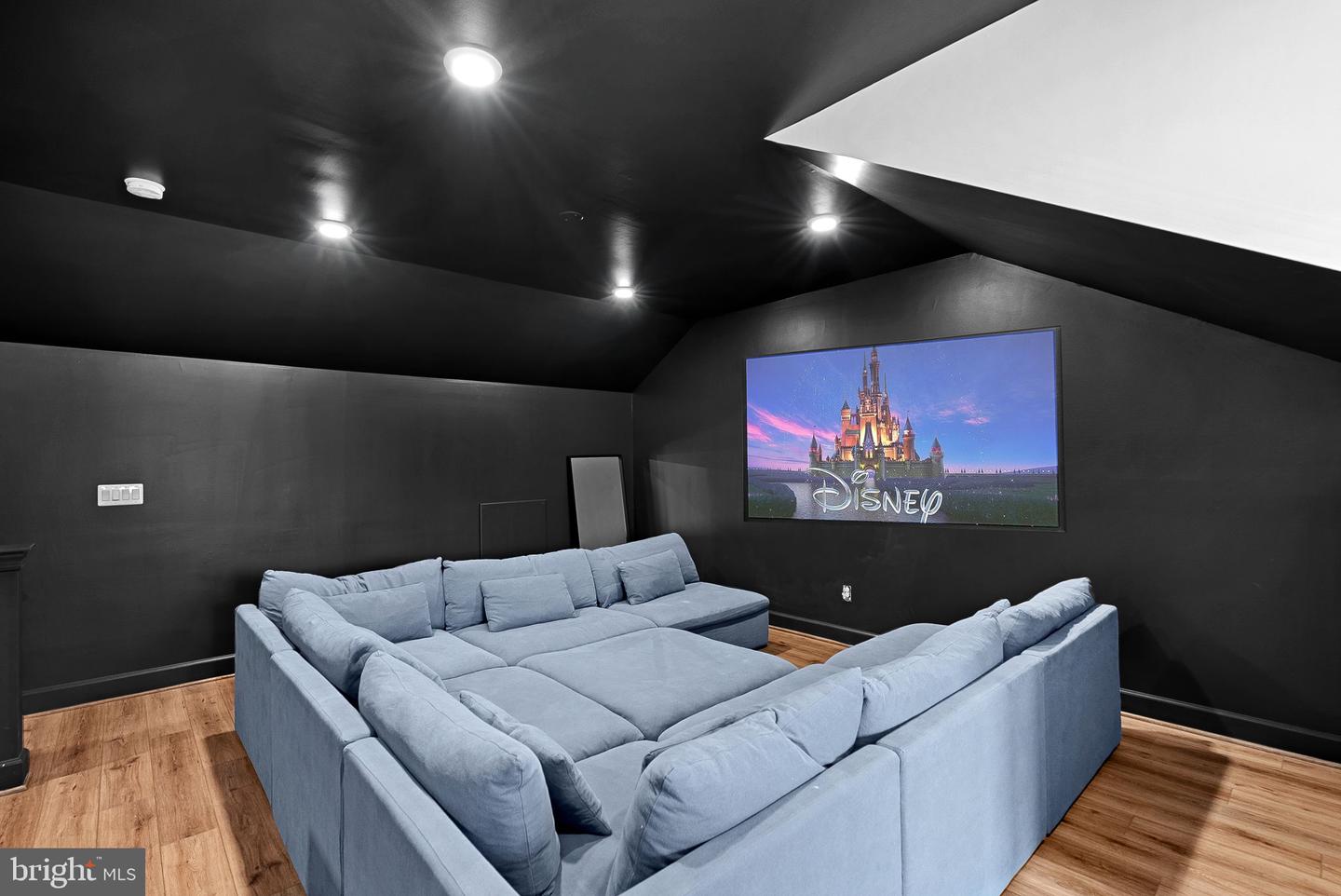 5237 RIDGEVIEW RETREAT DR, CHANTILLY, Virginia 20151, 4 Bedrooms Bedrooms, ,3 BathroomsBathrooms,Residential,For sale,5237 RIDGEVIEW RETREAT DR,VAFX2283212 MLS # VAFX2283212