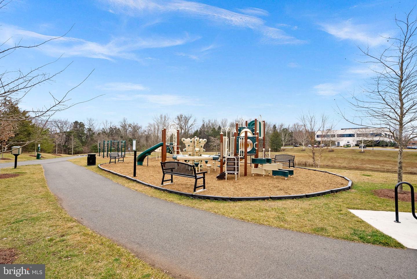 5237 RIDGEVIEW RETREAT DR, CHANTILLY, Virginia 20151, 4 Bedrooms Bedrooms, ,3 BathroomsBathrooms,Residential,For sale,5237 RIDGEVIEW RETREAT DR,VAFX2283212 MLS # VAFX2283212