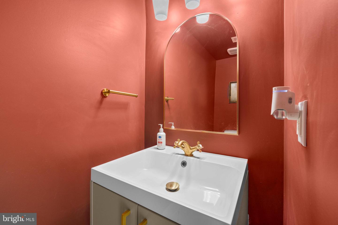 108 W MAIN ST, REMINGTON, Virginia 22734, 3 Bedrooms Bedrooms, ,2 BathroomsBathrooms,Residential,For sale,108 W MAIN ST,VAFQ2020032 MLS # VAFQ2020032