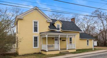 108 W MAIN ST, REMINGTON, Virginia 22734, 3 Bedrooms Bedrooms, ,2 BathroomsBathrooms,Residential,For sale,108 W MAIN ST,VAFQ2020032 MLS # VAFQ2020032