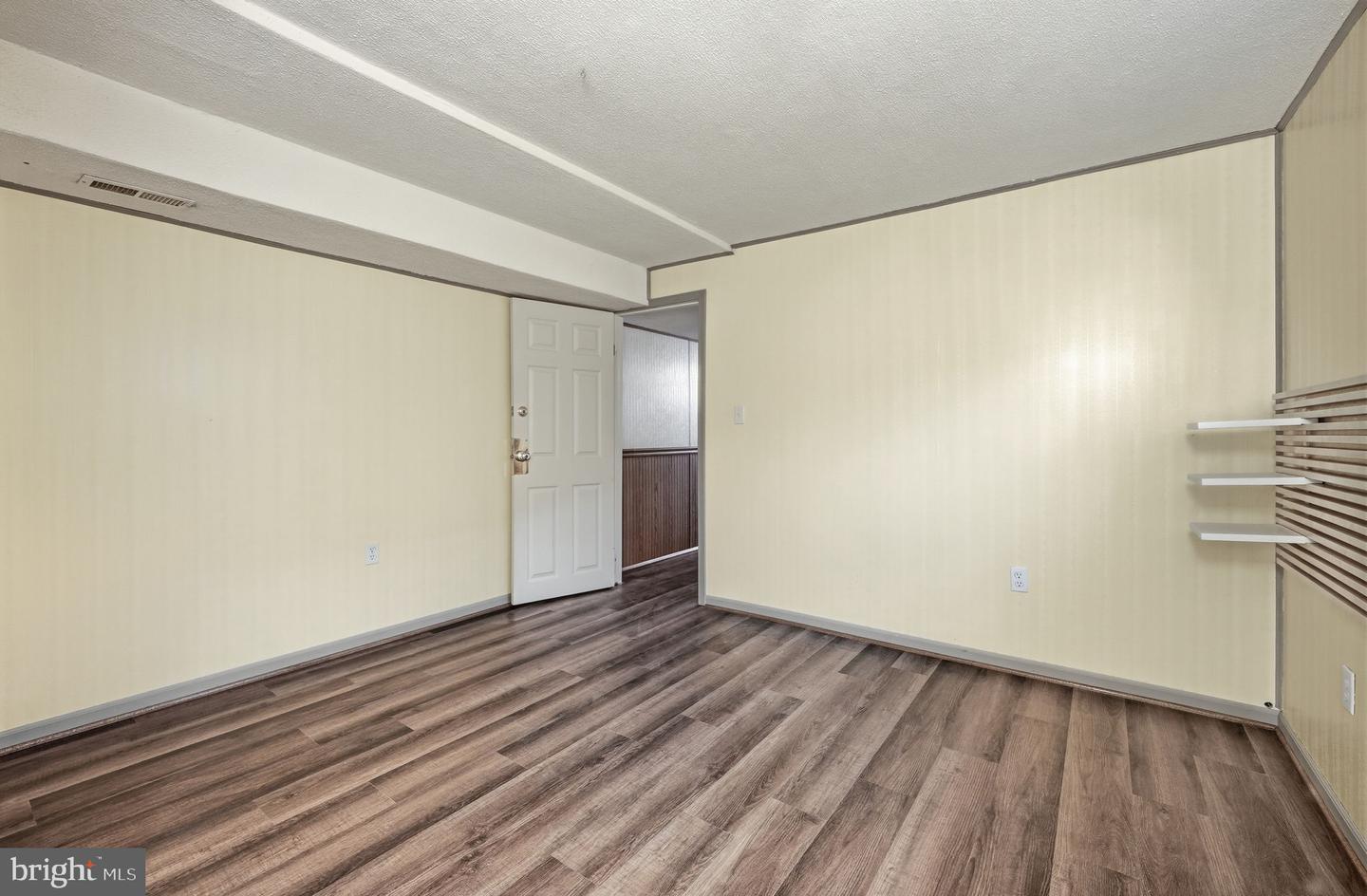 12708 VALLEYWOOD DR, WOODBRIDGE, Virginia 22192, 3 Bedrooms Bedrooms, ,2 BathroomsBathrooms,Residential,For sale,12708 VALLEYWOOD DR,VAPW2110860 MLS # VAPW2110860