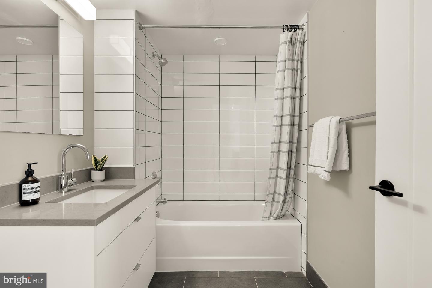 1300 4TH ST SE #1014, WASHINGTON, District Of Columbia 20003, 1 Bedroom Bedrooms, ,1 BathroomBathrooms,Residential,For sale,1300 4TH ST SE #1014,DCDC2243506 MLS # DCDC2243506