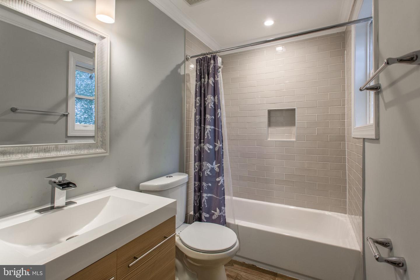 2217 14TH ST SE, WASHINGTON, District Of Columbia 20020, 3 Bedrooms Bedrooms, ,2 BathroomsBathrooms,Residential,For sale,2217 14TH ST SE,DCDC2244114 MLS # DCDC2244114