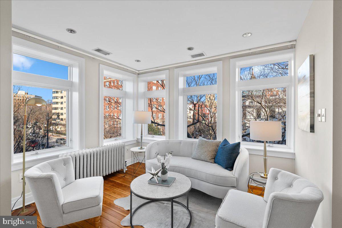 1752 17TH ST NW, WASHINGTON, District Of Columbia 20009, 4 Bedrooms Bedrooms, ,3 BathroomsBathrooms,Residential,For sale,1752 17TH ST NW,DCDC2244566 MLS # DCDC2244566