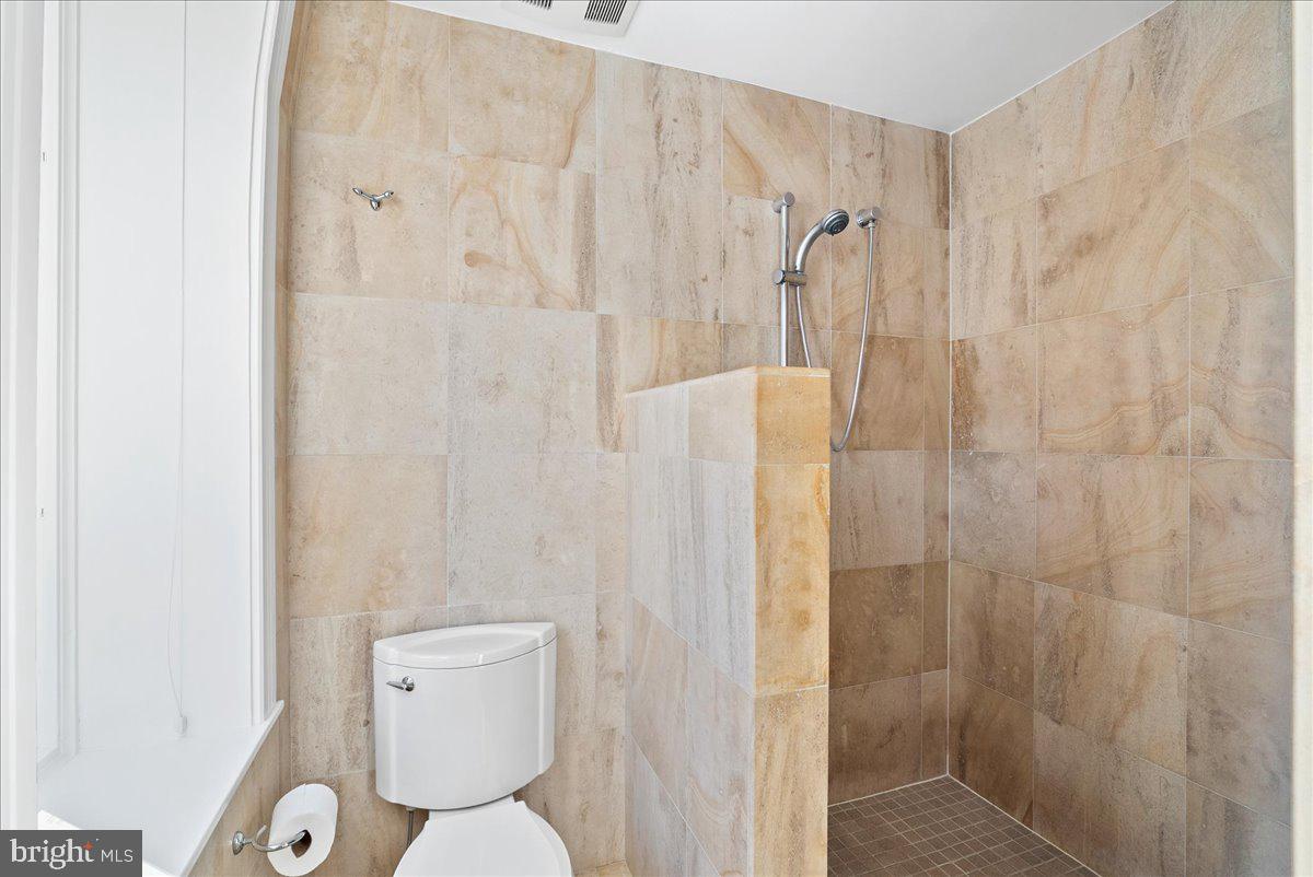 1752 17TH ST NW, WASHINGTON, District Of Columbia 20009, 4 Bedrooms Bedrooms, ,3 BathroomsBathrooms,Residential,For sale,1752 17TH ST NW,DCDC2244566 MLS # DCDC2244566