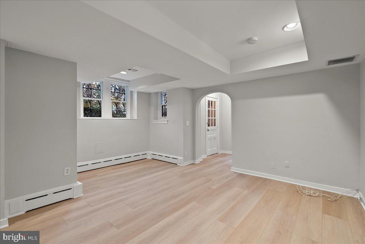 1752 17TH ST NW, WASHINGTON, District Of Columbia 20009, 4 Bedrooms Bedrooms, ,3 BathroomsBathrooms,Residential,For sale,1752 17TH ST NW,DCDC2244566 MLS # DCDC2244566