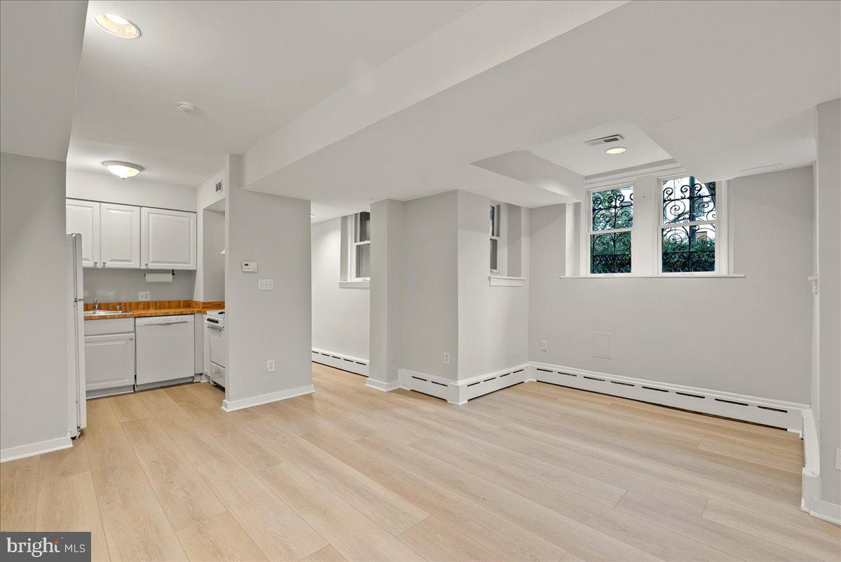 1752 17TH ST NW, WASHINGTON, District Of Columbia 20009, 4 Bedrooms Bedrooms, ,3 BathroomsBathrooms,Residential,For sale,1752 17TH ST NW,DCDC2244566 MLS # DCDC2244566