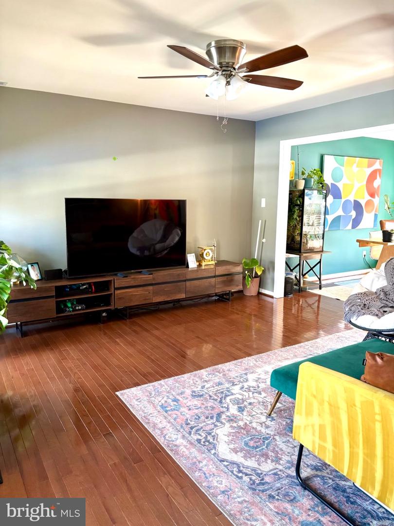 3417 BEAR POND LN, AMISSVILLE, Virginia 20106, 4 Bedrooms Bedrooms, 13 Rooms Rooms,2 BathroomsBathrooms,Residential,For sale,3417 BEAR POND LN,VACU2012618 MLS # VACU2012618