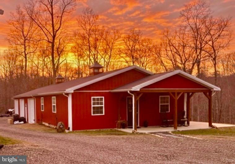 3417 BEAR POND LN, AMISSVILLE, Virginia 20106, 4 Bedrooms Bedrooms, 13 Rooms Rooms,2 BathroomsBathrooms,Residential,For sale,3417 BEAR POND LN,VACU2012618 MLS # VACU2012618