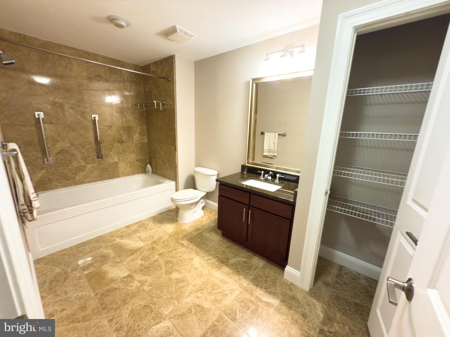 6301 EDSALL RD #224, ALEXANDRIA, Virginia 22312, 2 Bedrooms Bedrooms, ,2 BathroomsBathrooms,Residential,For sale,6301 EDSALL RD #224,VAFX2289436 MLS # VAFX2289436