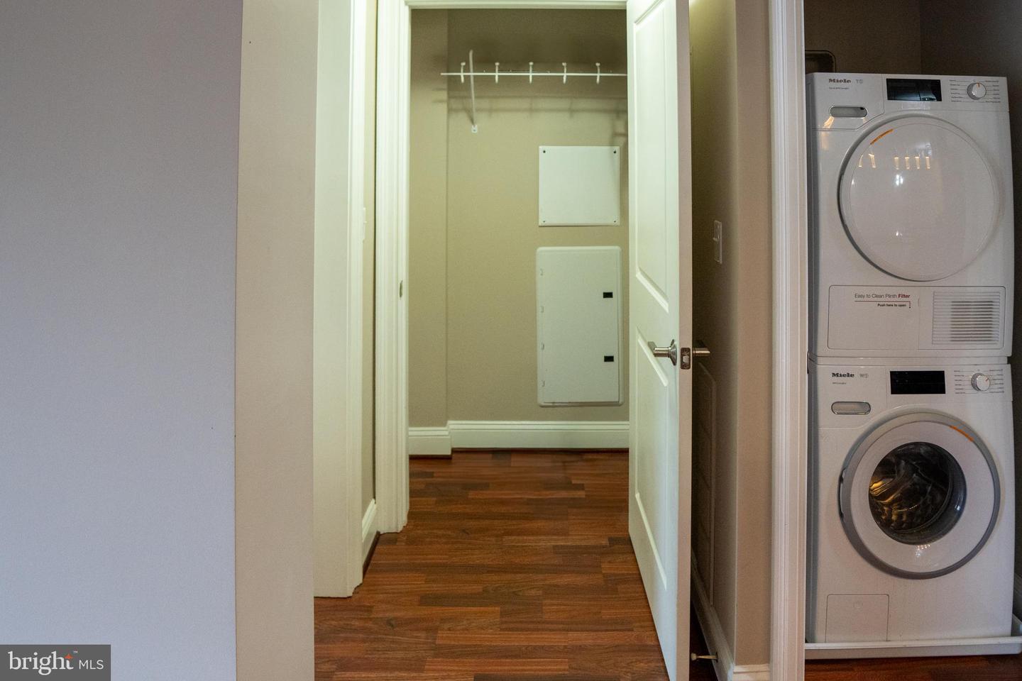 6301 EDSALL RD #224, ALEXANDRIA, Virginia 22312, 2 Bedrooms Bedrooms, ,2 BathroomsBathrooms,Residential,For sale,6301 EDSALL RD #224,VAFX2289436 MLS # VAFX2289436