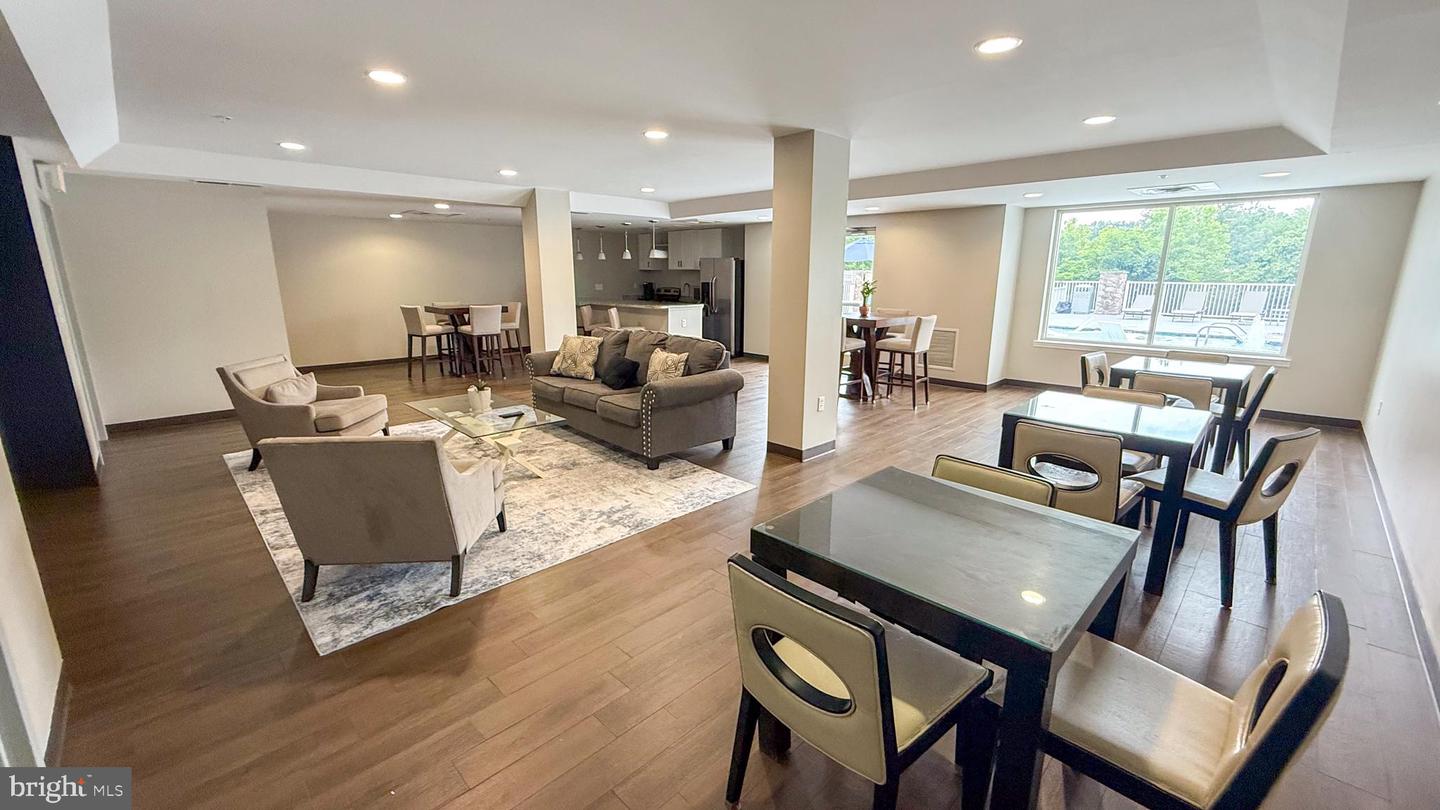 6301 EDSALL RD #224, ALEXANDRIA, Virginia 22312, 2 Bedrooms Bedrooms, ,2 BathroomsBathrooms,Residential,For sale,6301 EDSALL RD #224,VAFX2289436 MLS # VAFX2289436