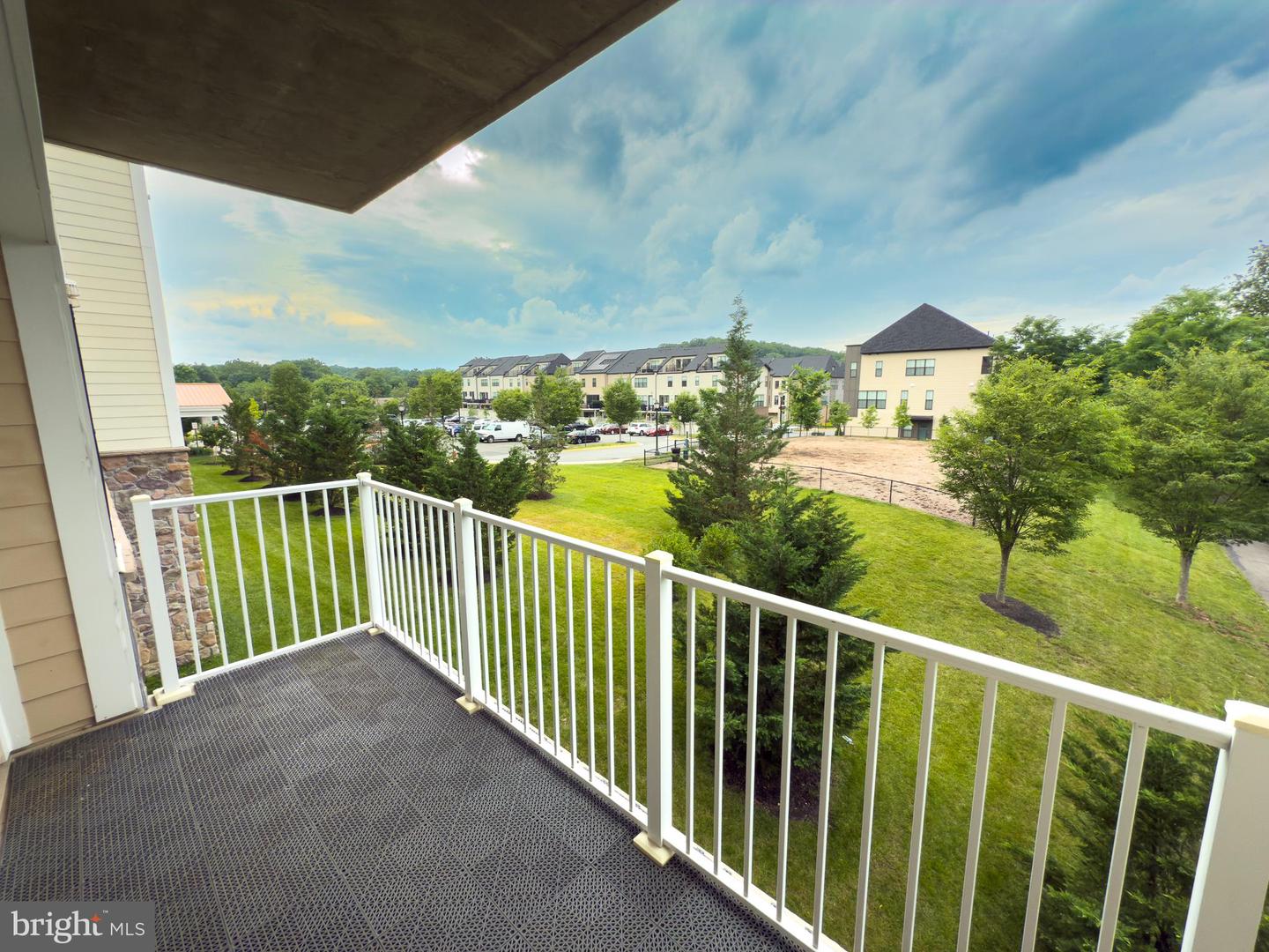 6301 EDSALL RD #224, ALEXANDRIA, Virginia 22312, 2 Bedrooms Bedrooms, ,2 BathroomsBathrooms,Residential,For sale,6301 EDSALL RD #224,VAFX2289436 MLS # VAFX2289436