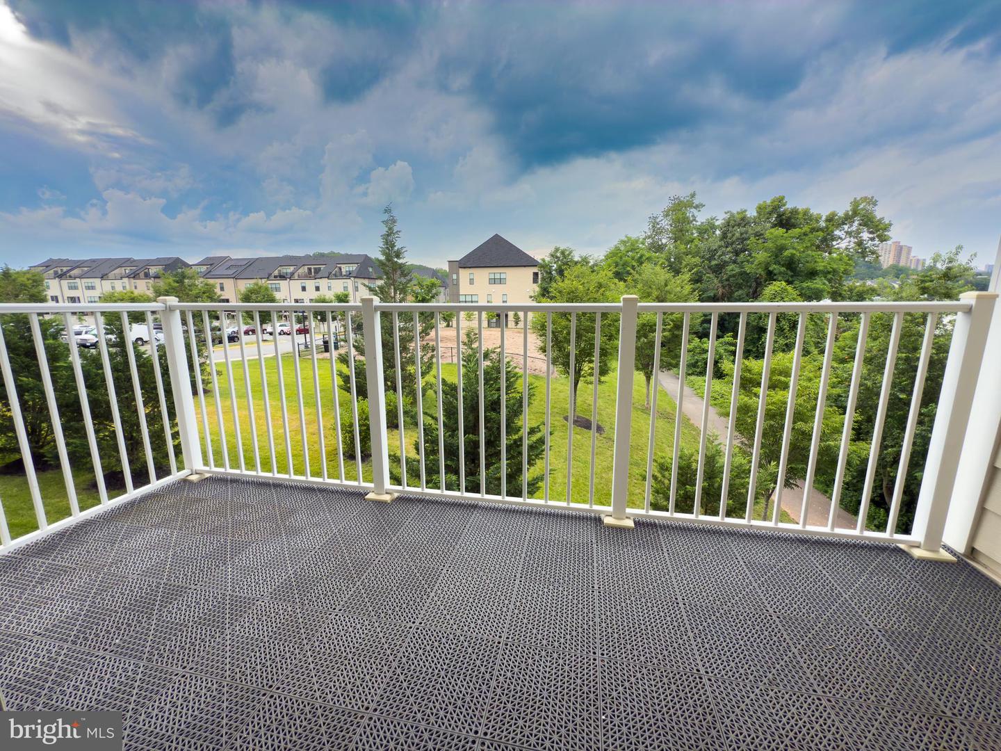 6301 EDSALL RD #224, ALEXANDRIA, Virginia 22312, 2 Bedrooms Bedrooms, ,2 BathroomsBathrooms,Residential,For sale,6301 EDSALL RD #224,VAFX2289436 MLS # VAFX2289436