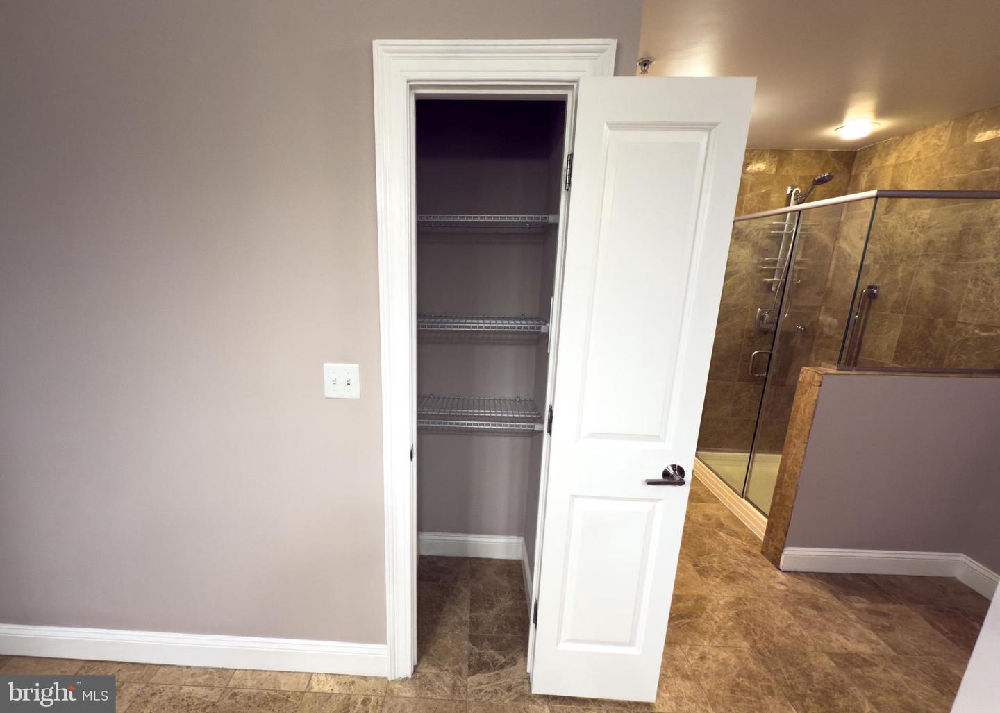 6301 EDSALL RD #224, ALEXANDRIA, Virginia 22312, 2 Bedrooms Bedrooms, ,2 BathroomsBathrooms,Residential,For sale,6301 EDSALL RD #224,VAFX2289436 MLS # VAFX2289436