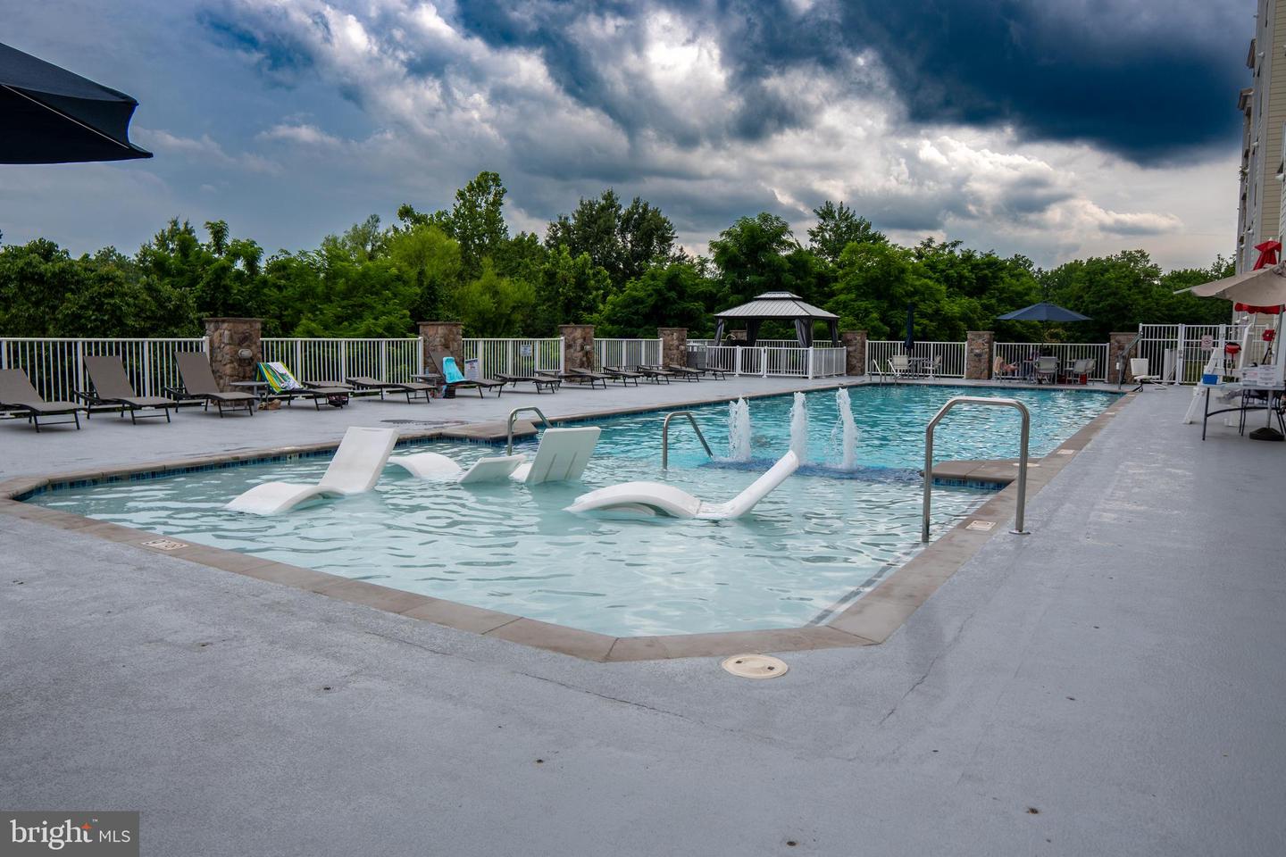 6301 EDSALL RD #224, ALEXANDRIA, Virginia 22312, 2 Bedrooms Bedrooms, ,2 BathroomsBathrooms,Residential,For sale,6301 EDSALL RD #224,VAFX2289436 MLS # VAFX2289436