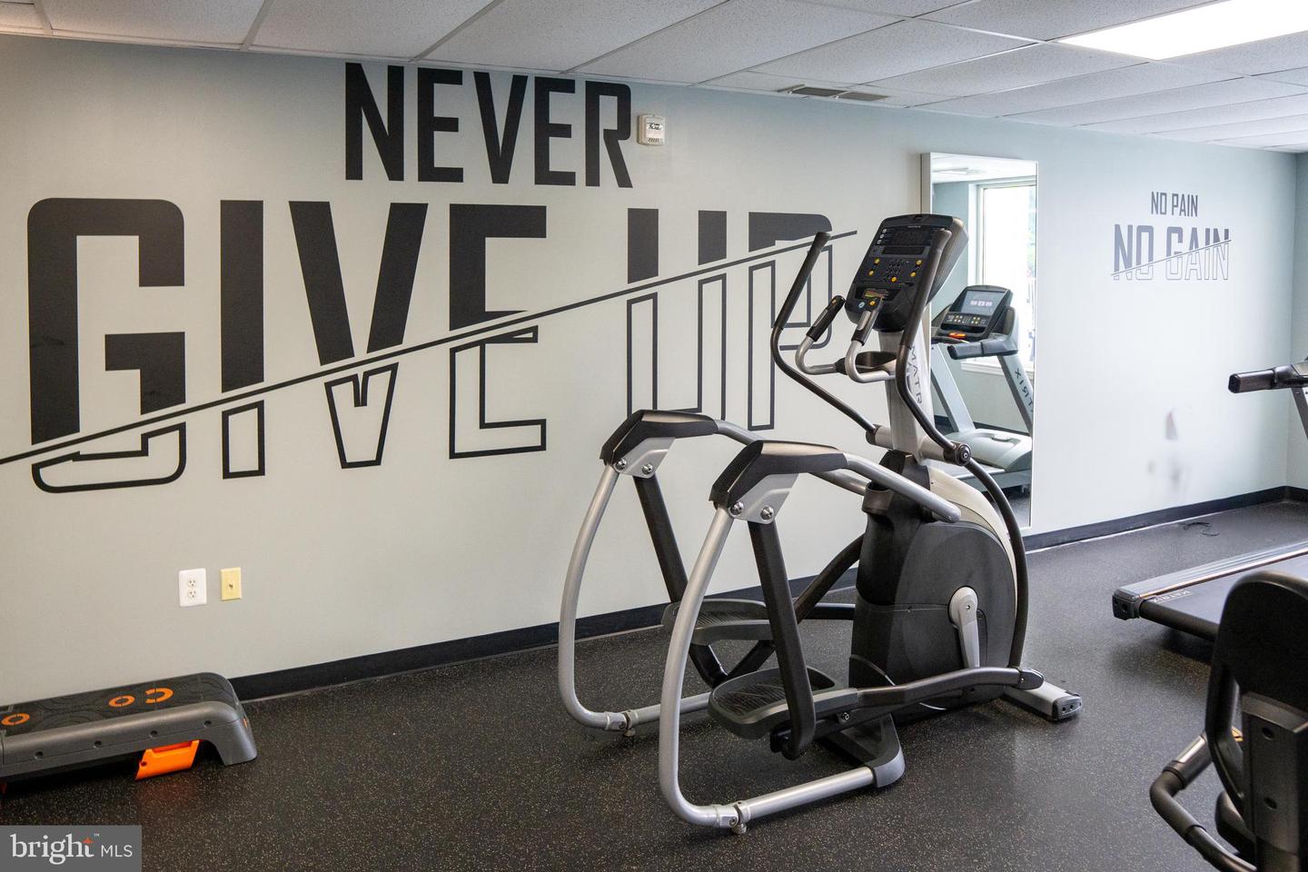 6301 EDSALL RD #224, ALEXANDRIA, Virginia 22312, 2 Bedrooms Bedrooms, ,2 BathroomsBathrooms,Residential,For sale,6301 EDSALL RD #224,VAFX2289436 MLS # VAFX2289436