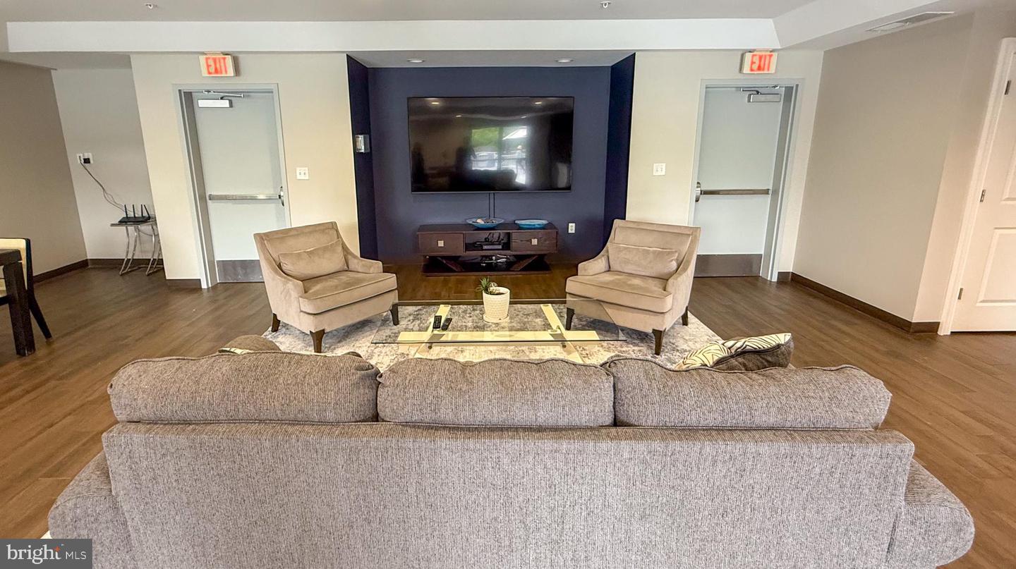 6301 EDSALL RD #224, ALEXANDRIA, Virginia 22312, 2 Bedrooms Bedrooms, ,2 BathroomsBathrooms,Residential,For sale,6301 EDSALL RD #224,VAFX2289436 MLS # VAFX2289436