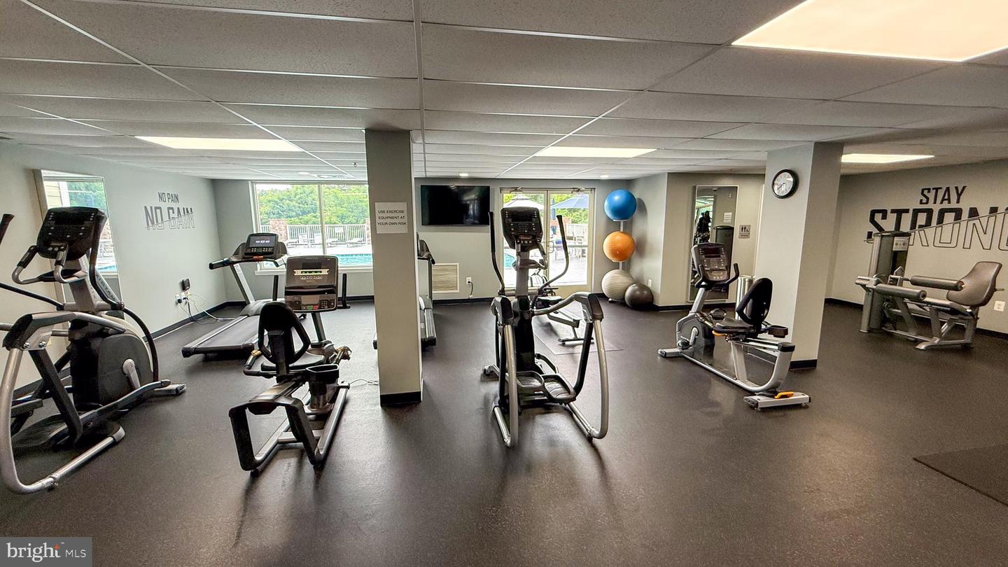 6301 EDSALL RD #224, ALEXANDRIA, Virginia 22312, 2 Bedrooms Bedrooms, ,2 BathroomsBathrooms,Residential,For sale,6301 EDSALL RD #224,VAFX2289436 MLS # VAFX2289436