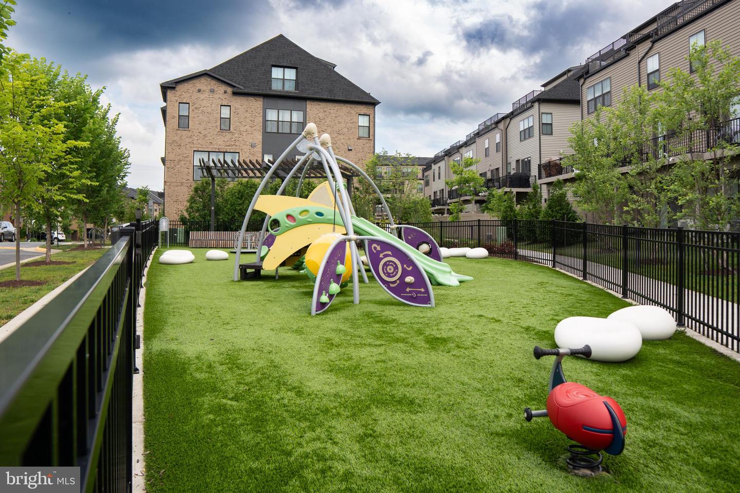 6301 EDSALL RD #224, ALEXANDRIA, Virginia 22312, 2 Bedrooms Bedrooms, ,2 BathroomsBathrooms,Residential,For sale,6301 EDSALL RD #224,VAFX2289436 MLS # VAFX2289436