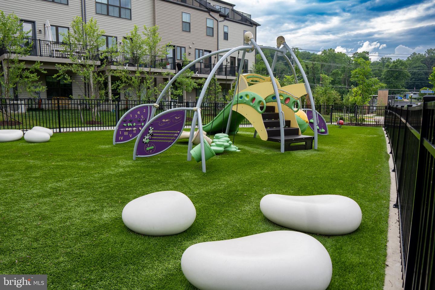 6301 EDSALL RD #224, ALEXANDRIA, Virginia 22312, 2 Bedrooms Bedrooms, ,2 BathroomsBathrooms,Residential,For sale,6301 EDSALL RD #224,VAFX2289436 MLS # VAFX2289436