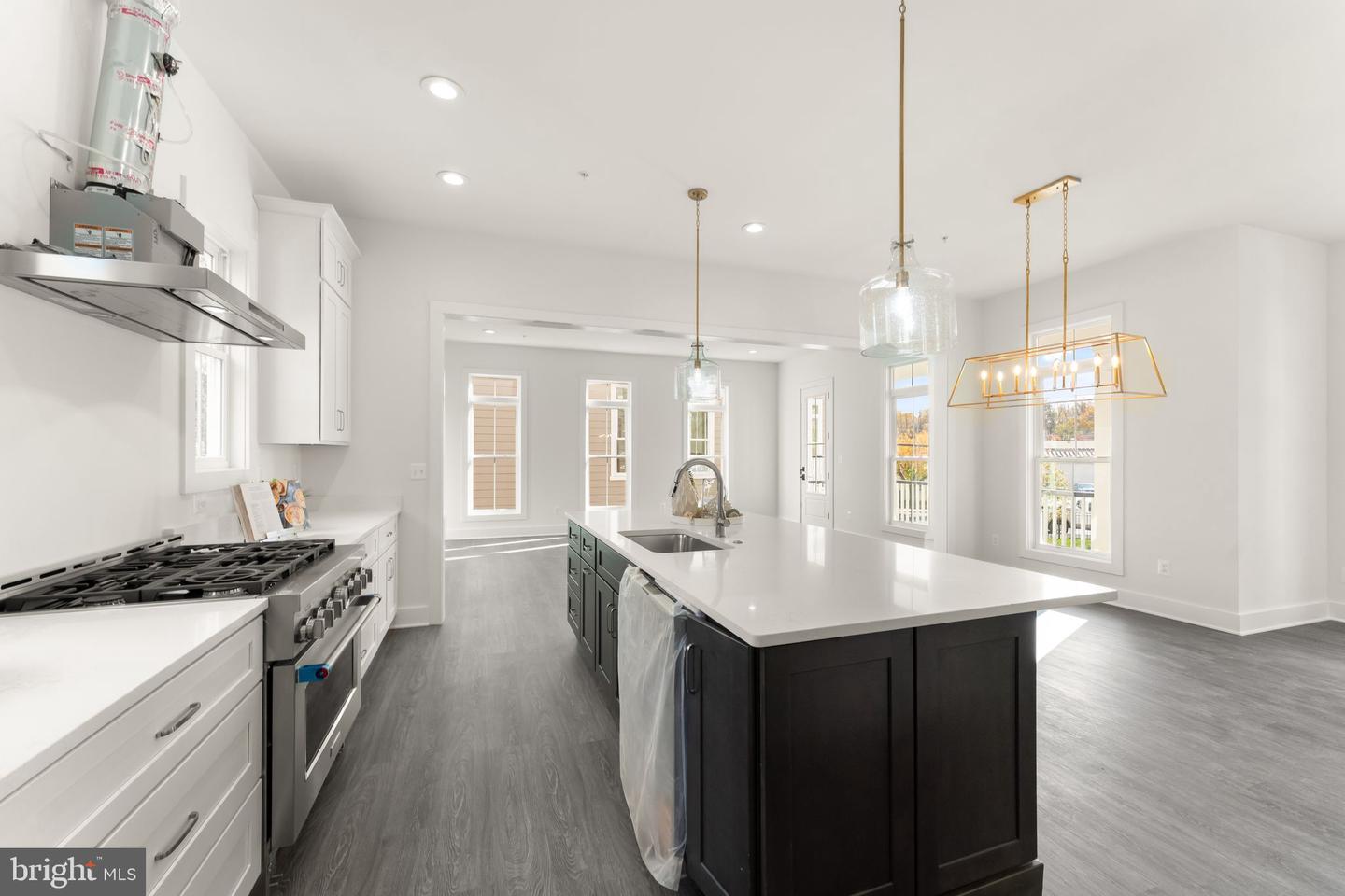 10634 POCKET PL, FAIRFAX, Virginia 22030, 3 Bedrooms Bedrooms, ,3 BathroomsBathrooms,Residential,For sale,10634 POCKET PL,VAFC2007744 MLS # VAFC2007744