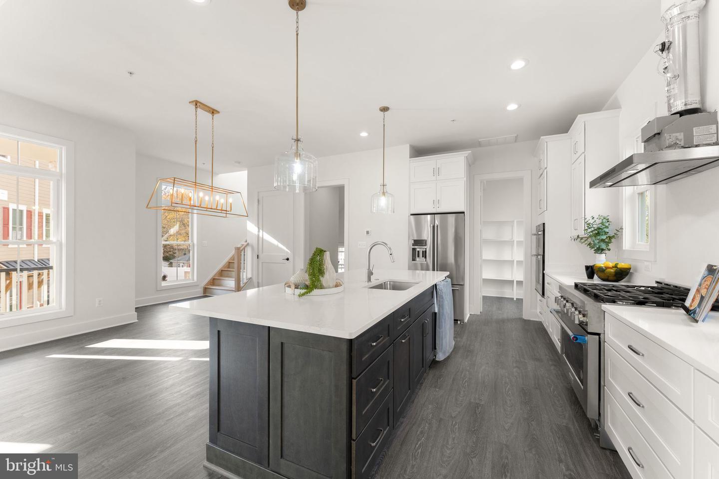 10634 POCKET PL, FAIRFAX, Virginia 22030, 3 Bedrooms Bedrooms, ,3 BathroomsBathrooms,Residential,For sale,10634 POCKET PL,VAFC2007744 MLS # VAFC2007744