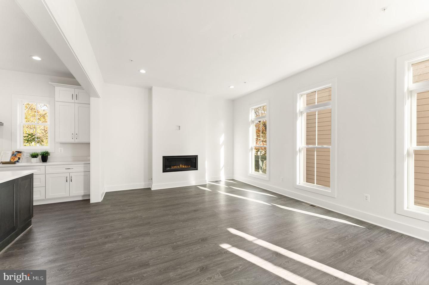 10634 POCKET PL, FAIRFAX, Virginia 22030, 3 Bedrooms Bedrooms, ,3 BathroomsBathrooms,Residential,For sale,10634 POCKET PL,VAFC2007744 MLS # VAFC2007744