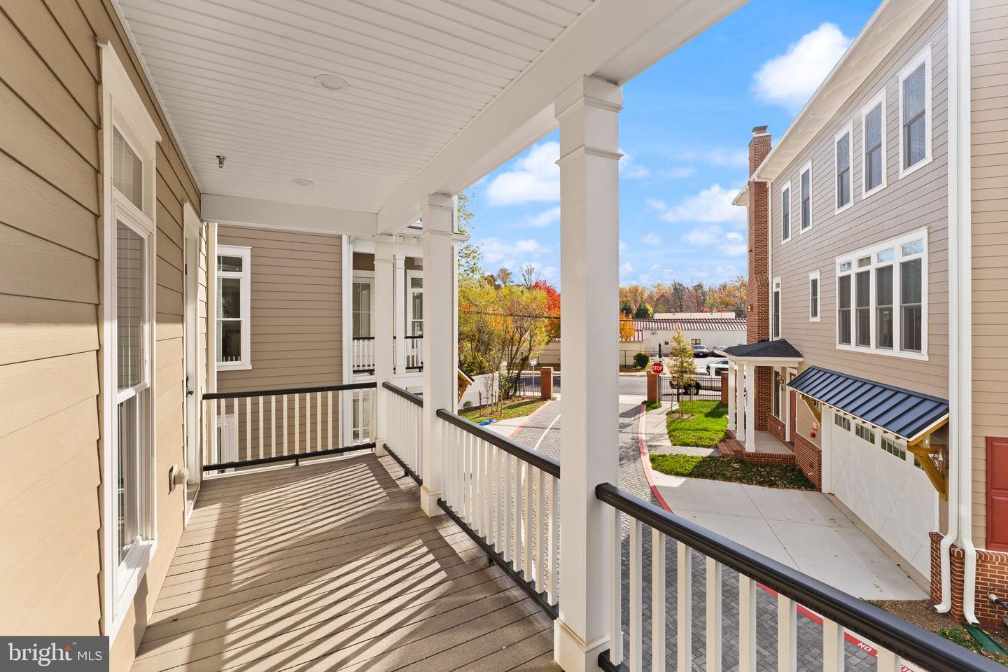 10634 POCKET PL, FAIRFAX, Virginia 22030, 3 Bedrooms Bedrooms, ,3 BathroomsBathrooms,Residential,For sale,10634 POCKET PL,VAFC2007744 MLS # VAFC2007744