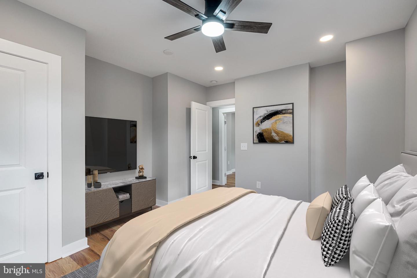 2316 MONROE ST NE, WASHINGTON, District Of Columbia 20018, 5 Bedrooms Bedrooms, 12 Rooms Rooms,4 BathroomsBathrooms,Residential,For sale,2316 MONROE ST NE,DCDC2215516 MLS # DCDC2215516