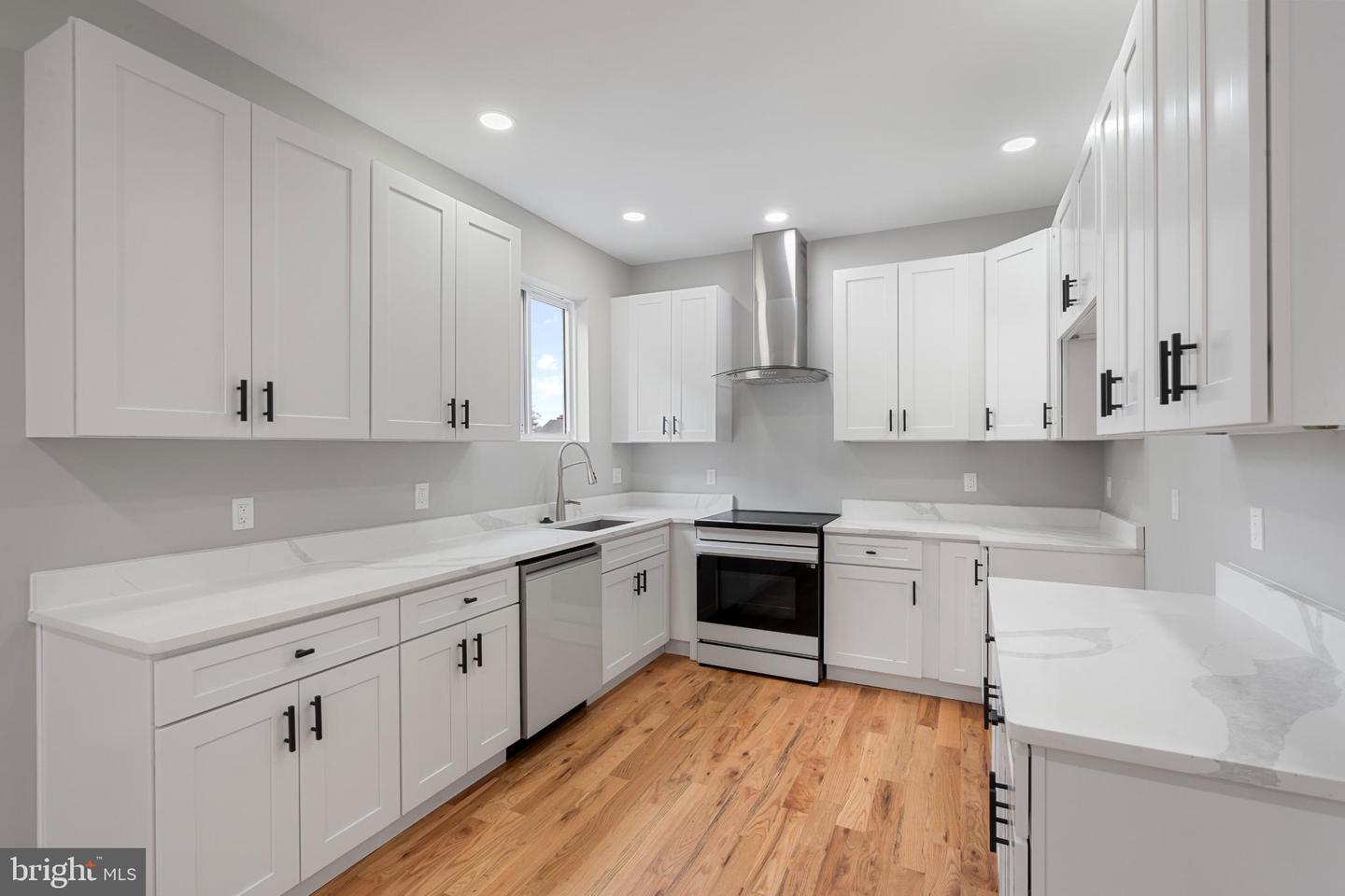 2316 MONROE ST NE, WASHINGTON, District Of Columbia 20018, 5 Bedrooms Bedrooms, 12 Rooms Rooms,4 BathroomsBathrooms,Residential,For sale,2316 MONROE ST NE,DCDC2215516 MLS # DCDC2215516