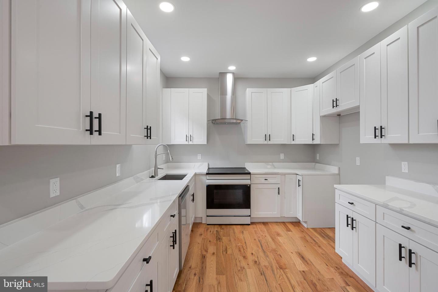 2316 MONROE ST NE, WASHINGTON, District Of Columbia 20018, 5 Bedrooms Bedrooms, 12 Rooms Rooms,4 BathroomsBathrooms,Residential,For sale,2316 MONROE ST NE,DCDC2215516 MLS # DCDC2215516