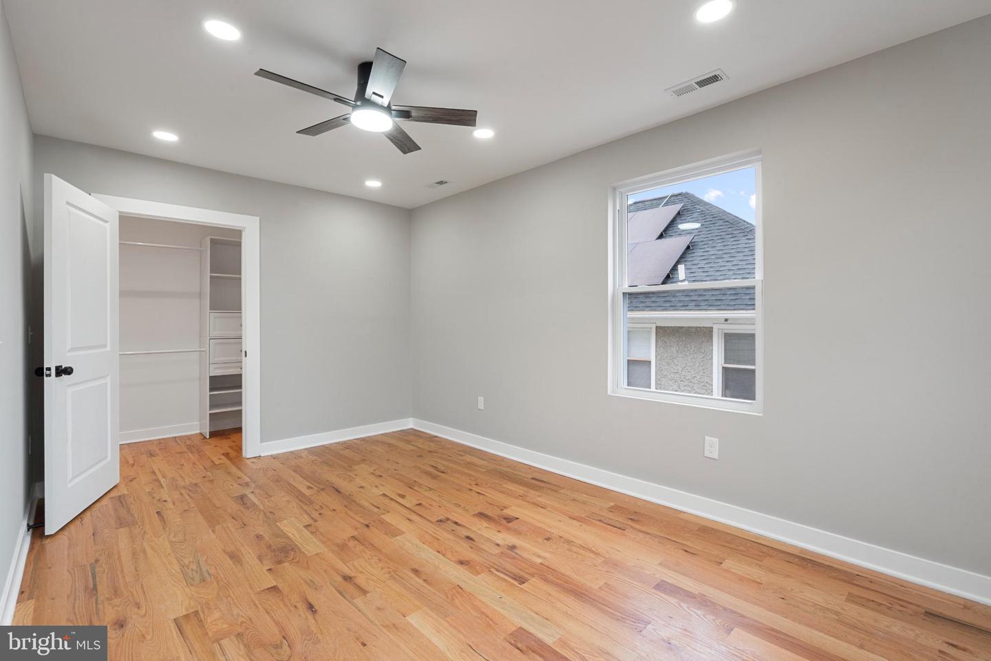 2316 MONROE ST NE, WASHINGTON, District Of Columbia 20018, 5 Bedrooms Bedrooms, 12 Rooms Rooms,4 BathroomsBathrooms,Residential,For sale,2316 MONROE ST NE,DCDC2215516 MLS # DCDC2215516